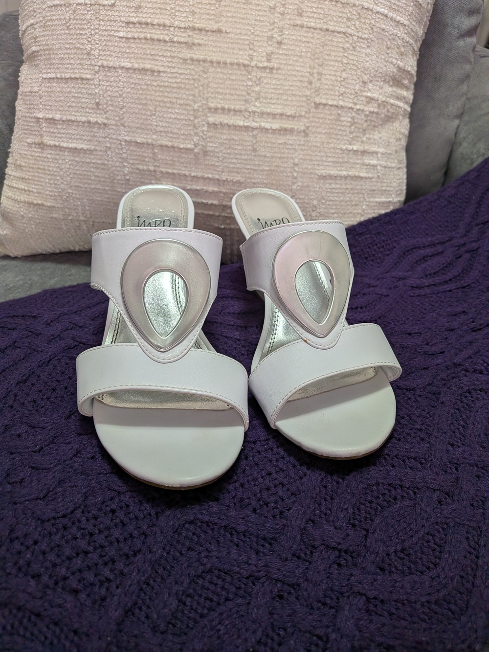 White Women’s Slide Sandals with Decorative Metallic Accent
